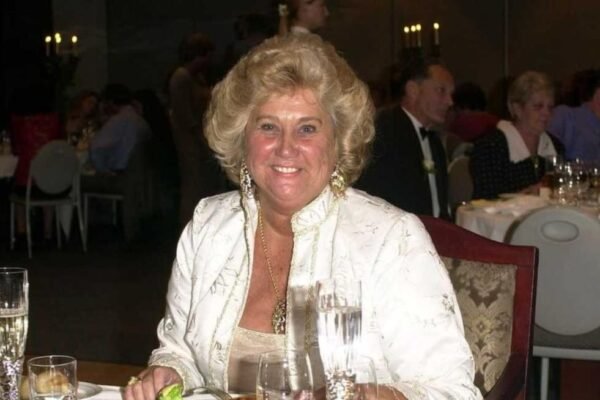 Noelene Edwards: The Woman Behind the Legend – A Life of Quiet Strength and Family